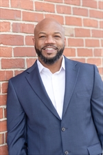 Neville DePass headshot